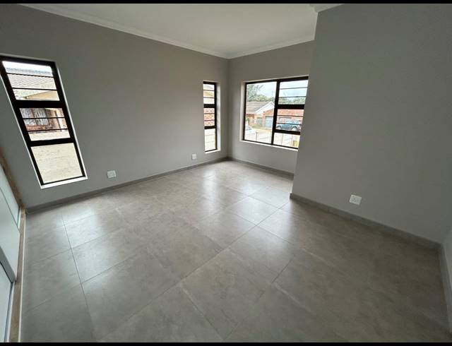3 BEDROOM HOUSE FOR SALE IN WAVECREST
